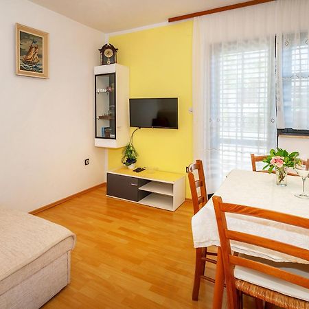 Apartments Sucur With Terrace Baška Exteriör bild