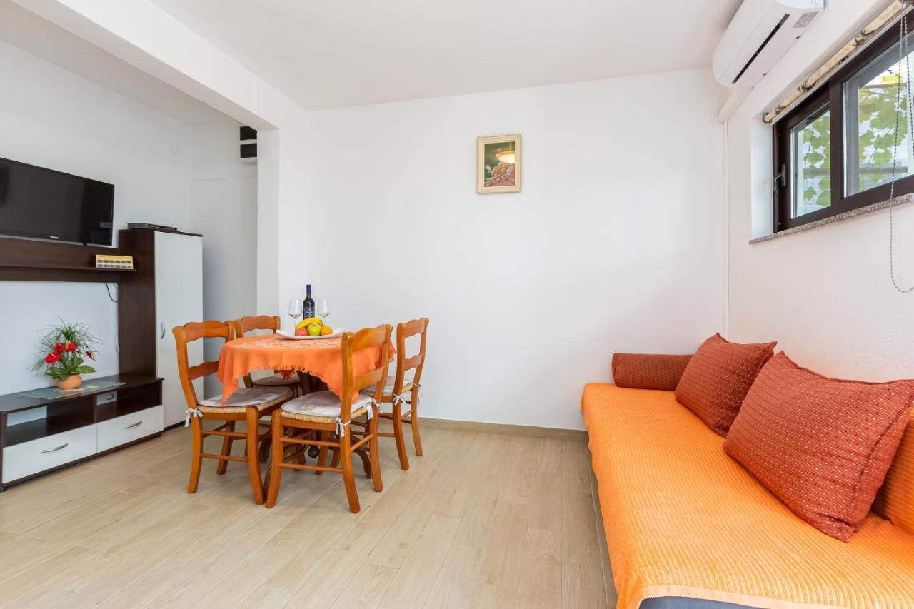 Apartments Sucur With Terrace Baška Exteriör bild
