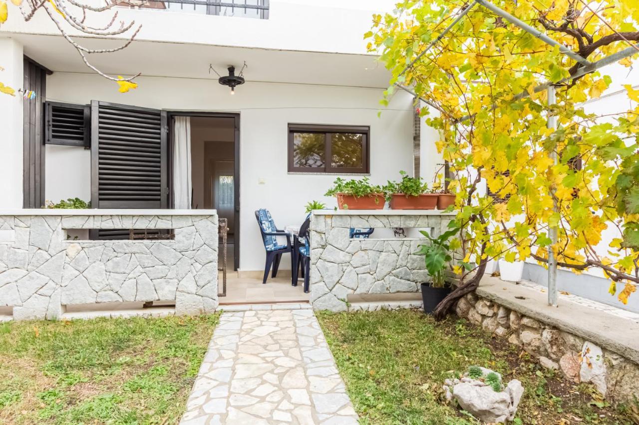 Apartments Sucur With Terrace Baška Exteriör bild
