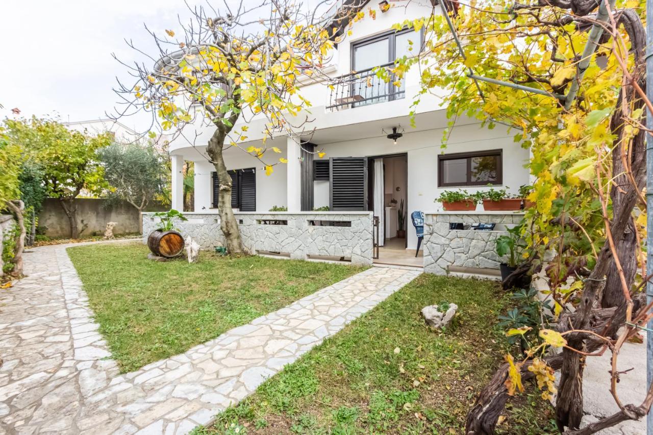 Apartments Sucur With Terrace Baška Exteriör bild