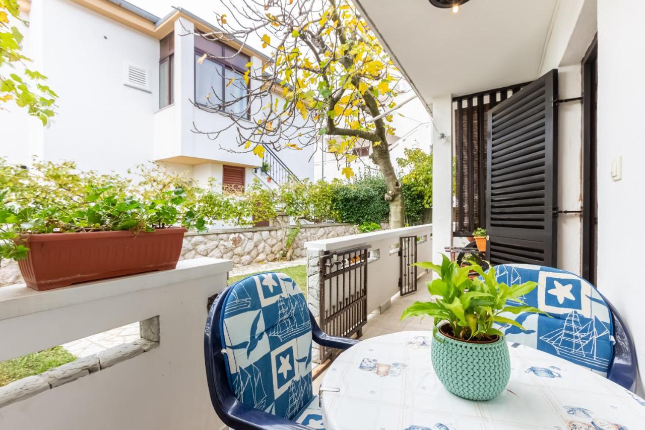 Apartments Sucur With Terrace Baška Exteriör bild