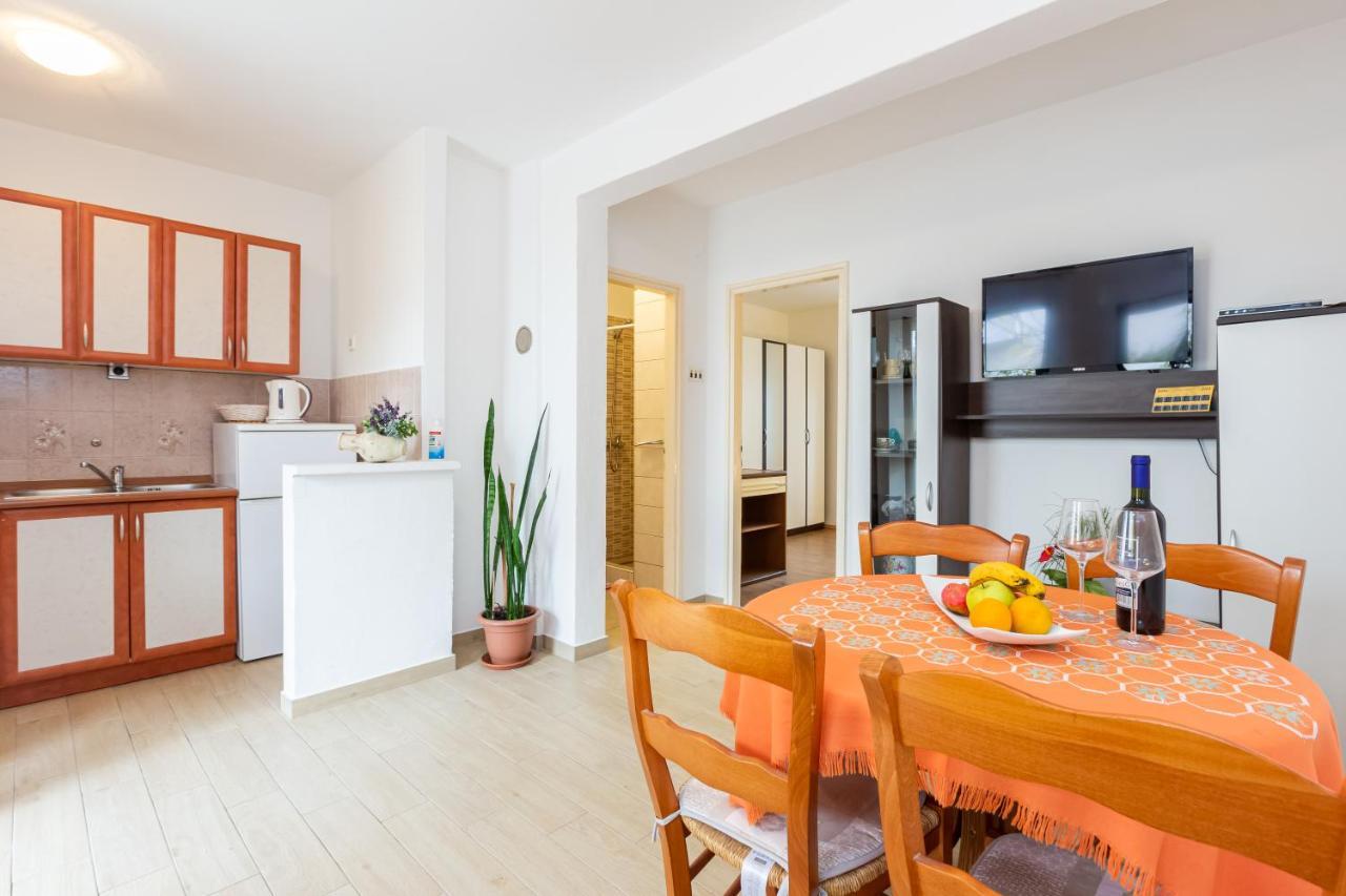 Apartments Sucur With Terrace Baška Exteriör bild